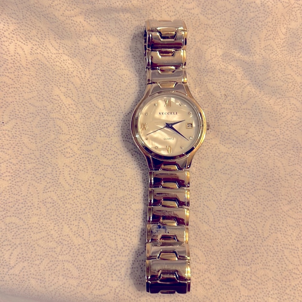 Vecceli watch, date and time, quartz